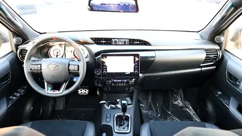 2025 Toyota HILUX — миниатюра 13