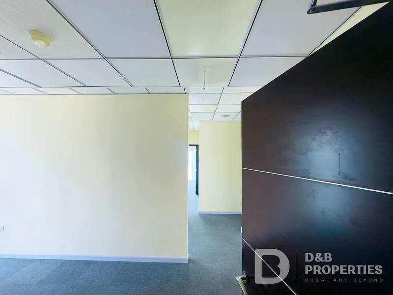Close to Metro | Two Parking | Upgraded64070073869826113
