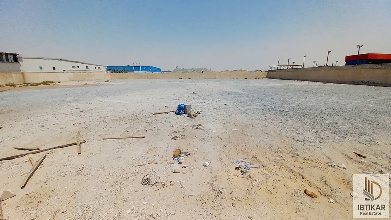 متوفر للإيجار ساحة مفتوحة بمساحة 17500 قدم مربع فقط بسعر 210 ألف في السجعة، الشارقة64058676883714112