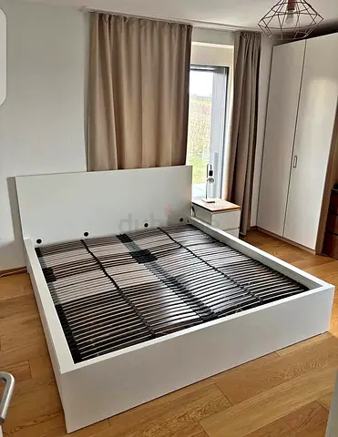 Malam king size bed 180/200cm bed , 2 storage drawers underneath and with Ikea mattress