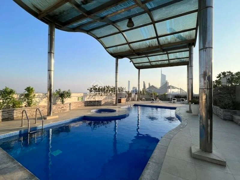 Fully furnished | Lake view | Close to Metro64213646188546111