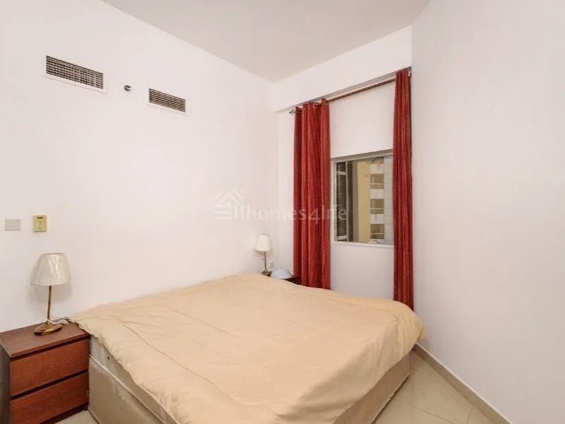 Fully furnished | Lake view | Close to Metro64213646188546114