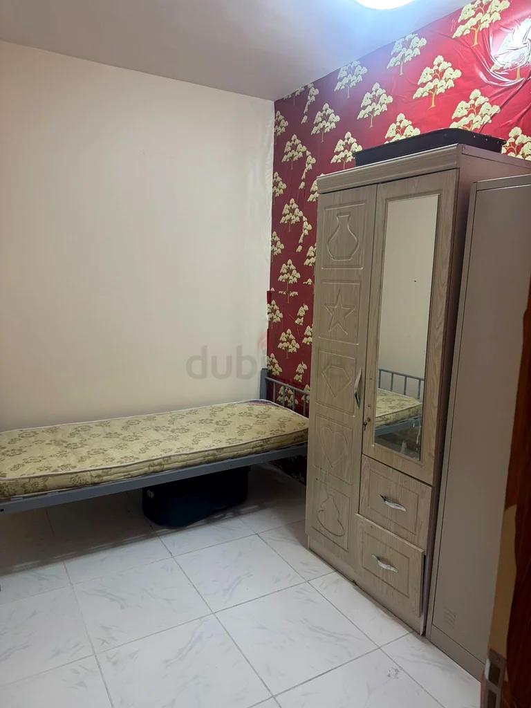 وحدة كبيرة وواسعة متاحة بالقرب من ADCB للعائلة64049410555011111