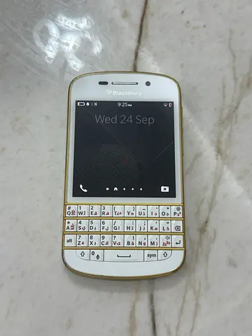 Blackberry Q10 gold edition