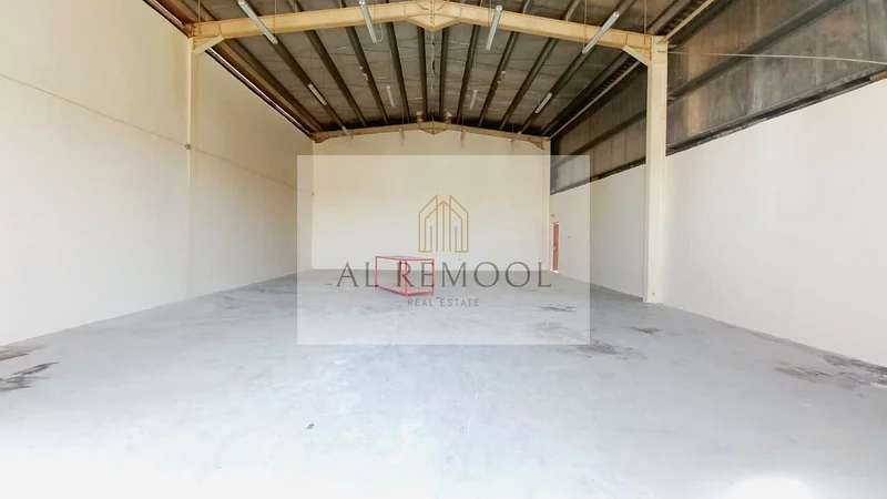 عرض ساخن !! مستودع 1900 قدم مربع بـ 85 ألف فقط للتخزين في ساجا الشارقة64057804406657113