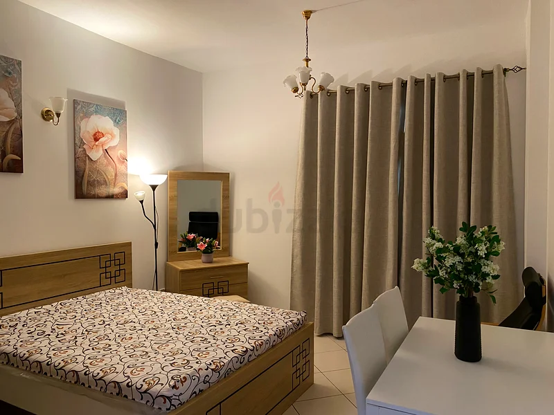 غرفة نوم رئيسية للإيجار في دبي، النهدة 2.64049671403394112