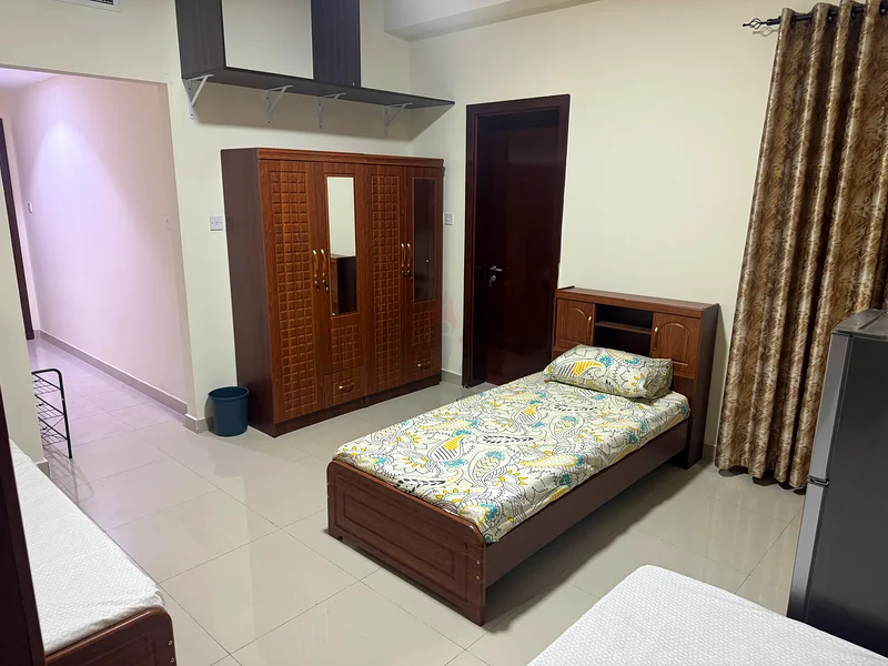 أبراج ناصر، شقة جديدة مكونة من 3 غرف نوم مفروشة بالكامل وغرفة رئيسية للموظفين فقط لثلاثة أشخاص فقط.64226219495171114