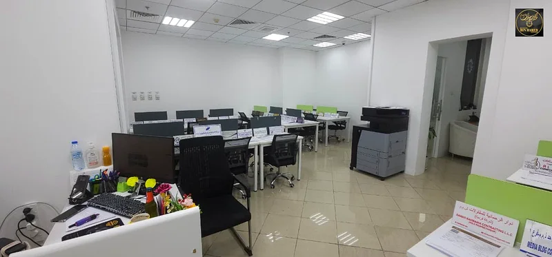 We provide shared or separate offices with spaces to suit all business and professional activities.64072889958147114