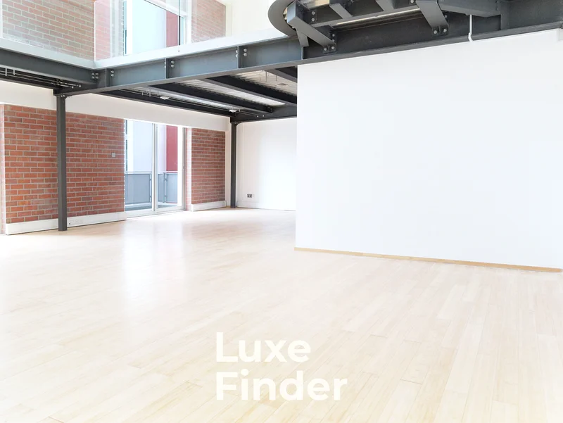 Duplex | Spacious Workspace | Prime Location64063252618498110