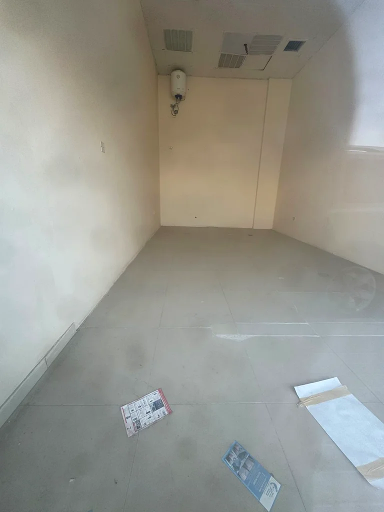 متاجر تجارية للإيجار السنوي في المويحات 2 - موقع حيوي بأسعار خاصة64073342915202111