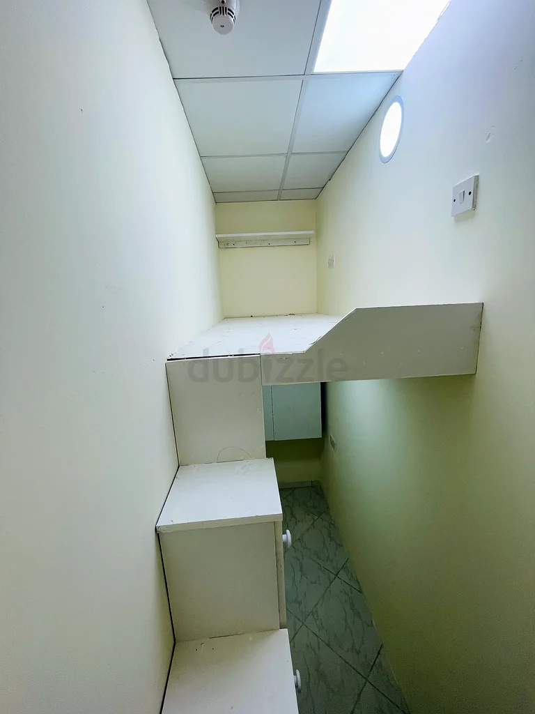 Room with partitions64057032655105113