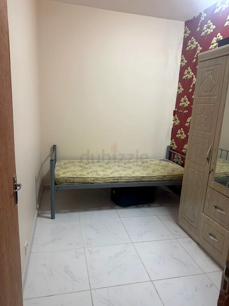 وحدة كبيرة وواسعة متاحة بالقرب من ADCB للعائلة64049410555011110