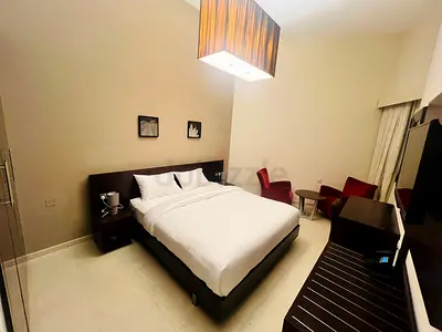 Room available in Abuhail near metro