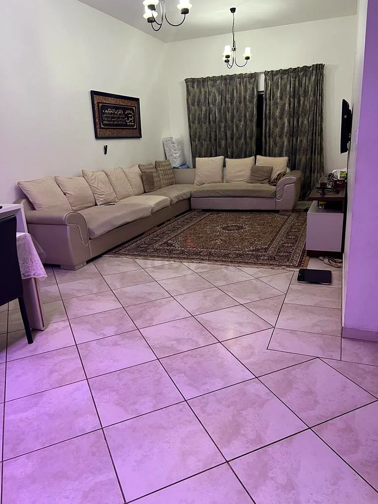 غرفة متاحة على بعد دقيقة واحدة من مترو64057247217921114
