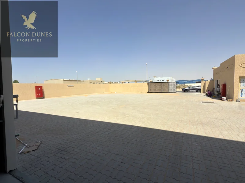 مستودع جديد بالكامل + فناء بقدرة كهربائية 180 كيلوواط64057911813763114