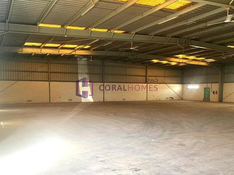 Warehouse for Storage At 6 Meters | 3 Phase Power64063910859651112