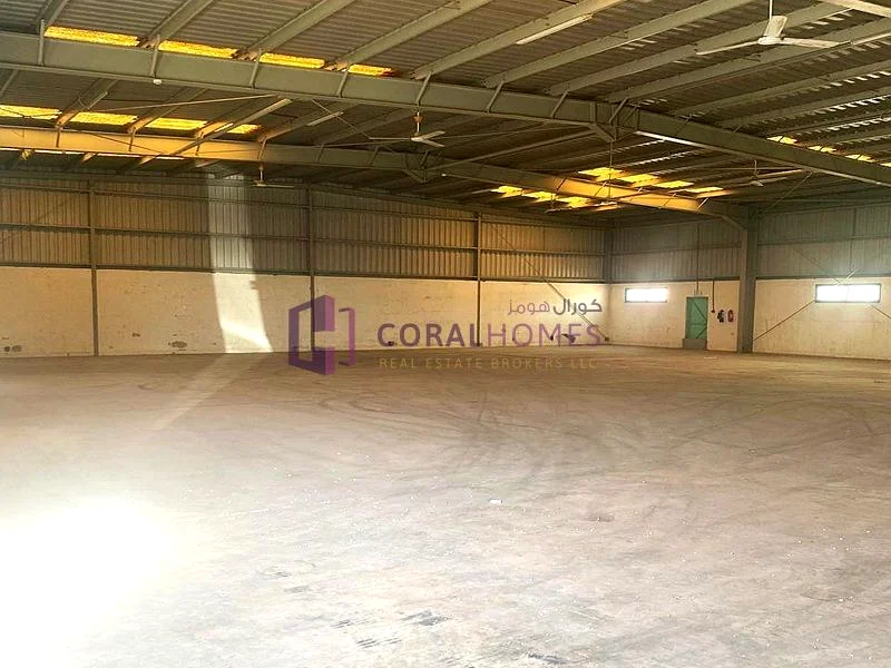 Warehouse for Storage At 6 Meters | 3 Phase Power64063910859651111