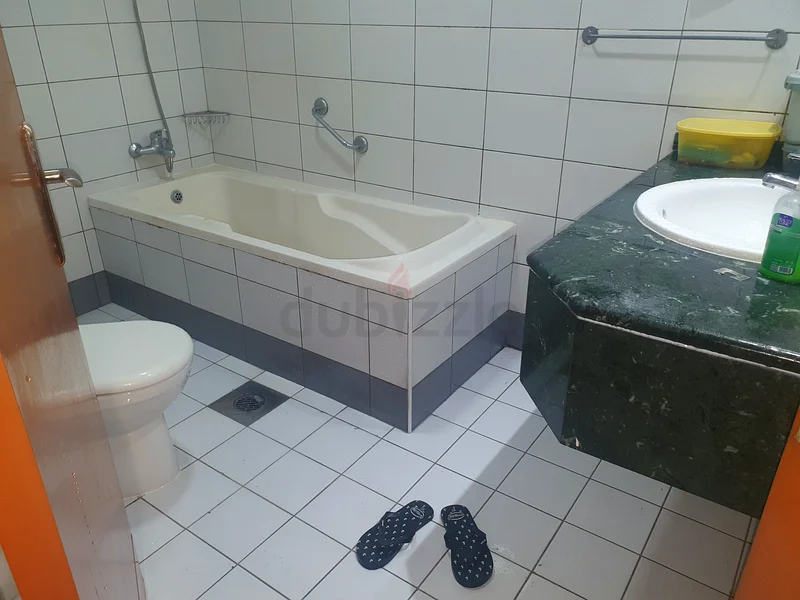 مساحة سرير متاحة للعزاب بالقرب من مترو ADCB64056814610050113