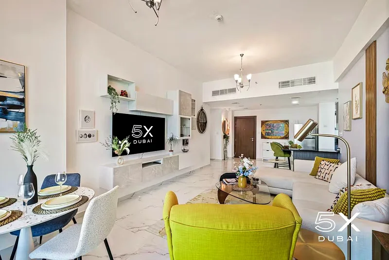 FiveX | Elegant 2BR + Ensuite Extra Room64050803059075114
