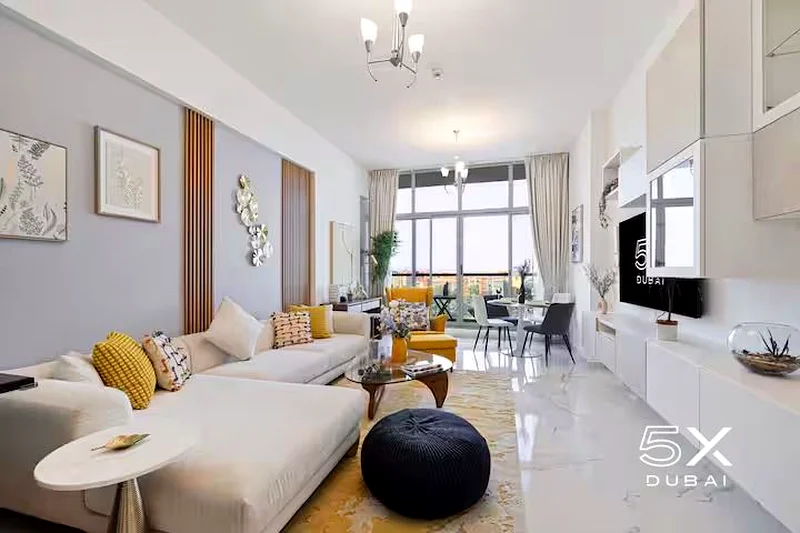 FiveX | Elegant 2BR + Ensuite Extra Room64050803059075110