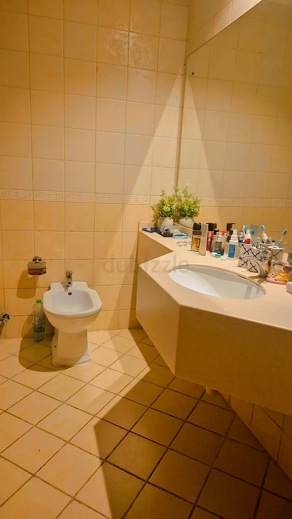 غرفة مفروشة بالكامل مع حمام داخلي _ للسيدات فقط64048191277313114