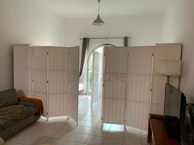 سيدات تنفيذيات فقط... على بعد دقيقتين من مترو فرجان64048297696259114