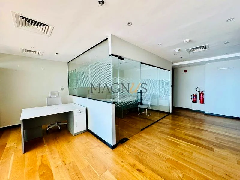 FURNISHED | 3 GLASS CABINS | DMCC FREEZONE64071147481346113