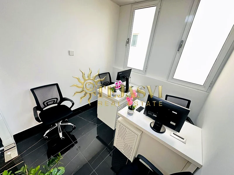 Premium Office | no Commission | near to Metro Station64072229083266112
