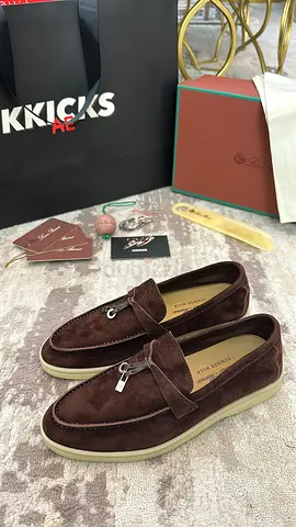 Loro Piana Summer Charms Walk ‘Brown’
