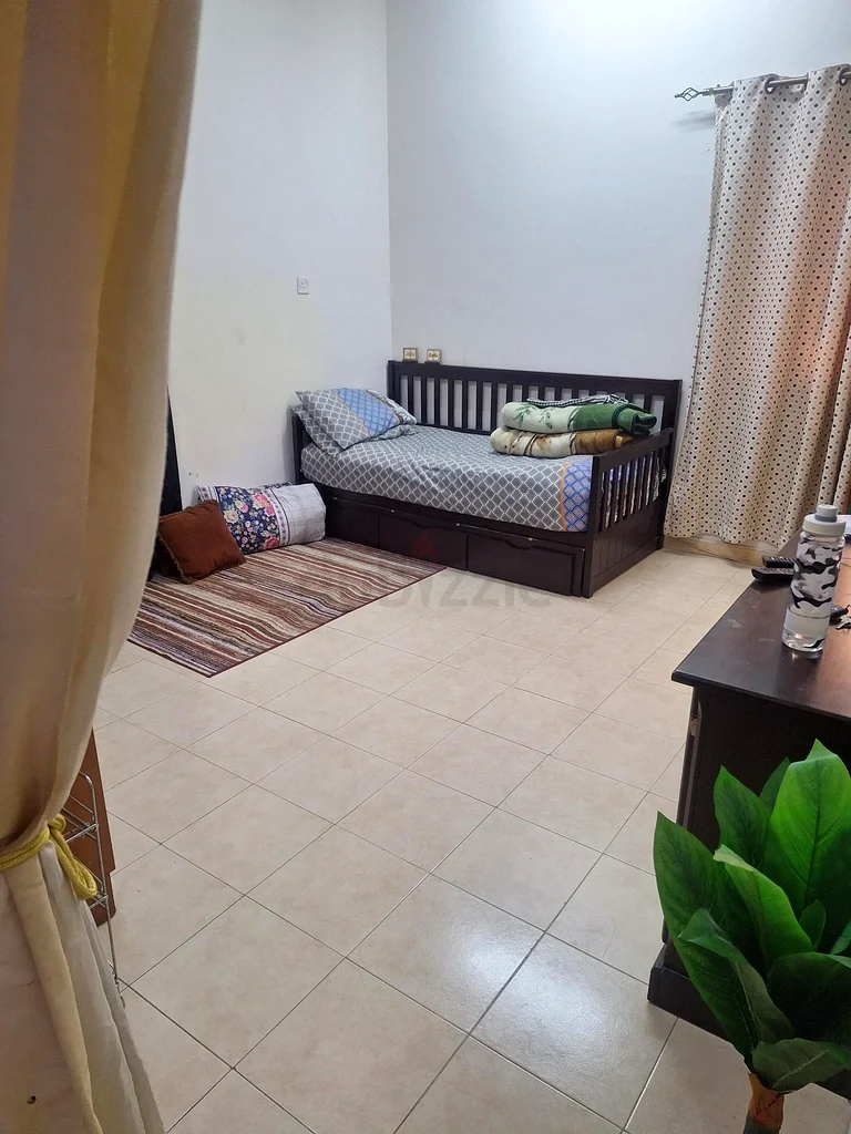 Semi Furnish room Available for one or two executive   |Small family64054494740097111
