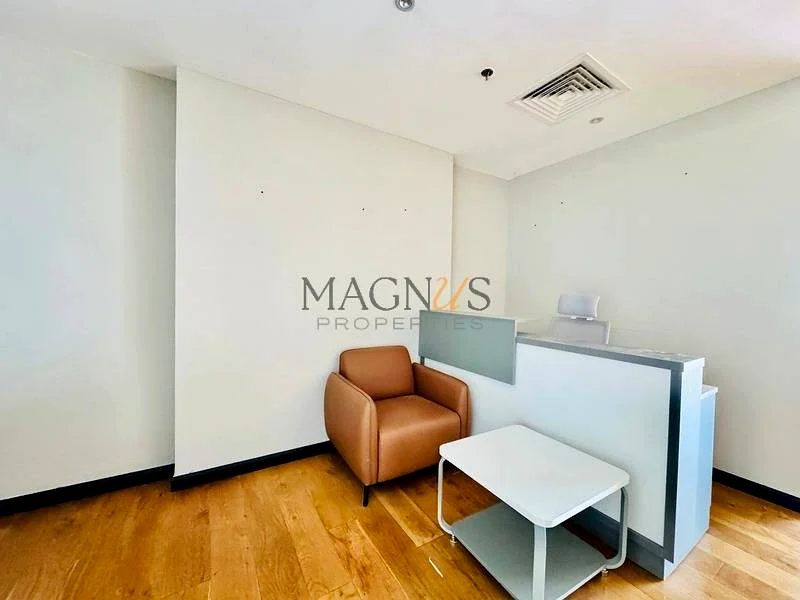 FURNISHED | 3 GLASS CABINS | DMCC FREEZONE64071147481346111