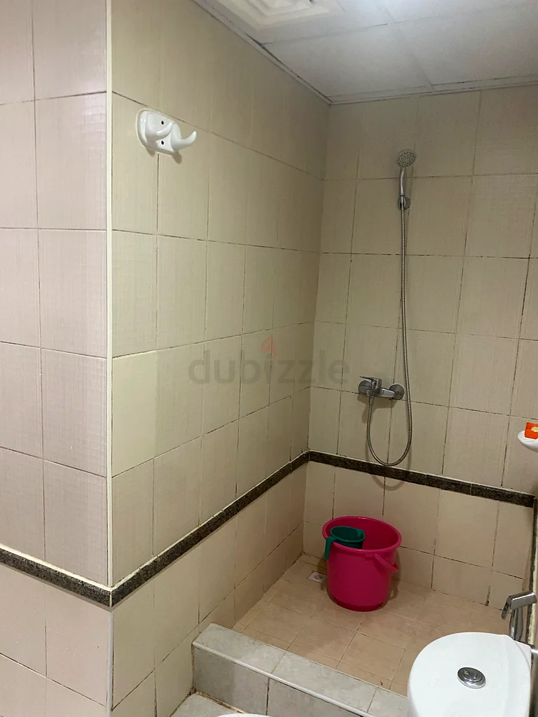 Master Bedroom with attached washroom( not sharing ) available in a 2 BHK in Al Khail Gate phase 264055712074499111