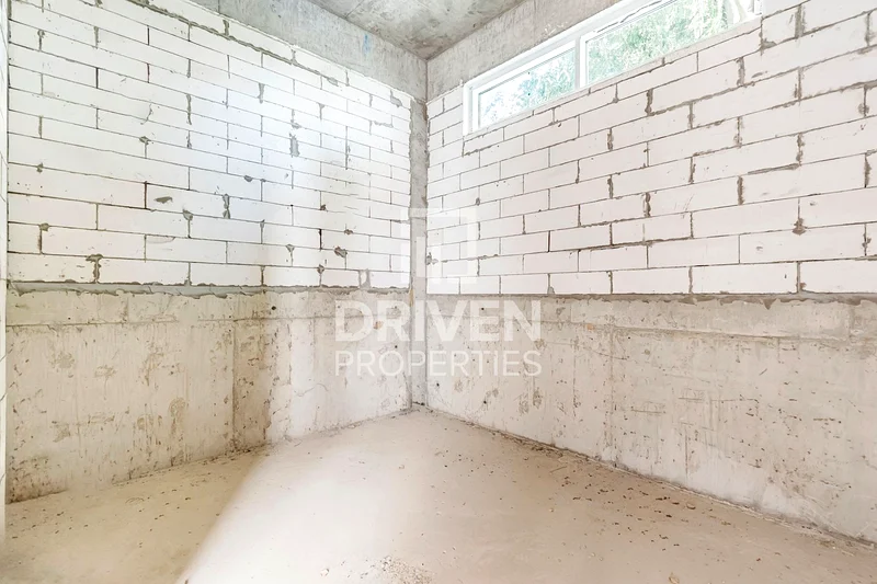 Prime Shell and Core | Central Location | Spacious64063470049538112