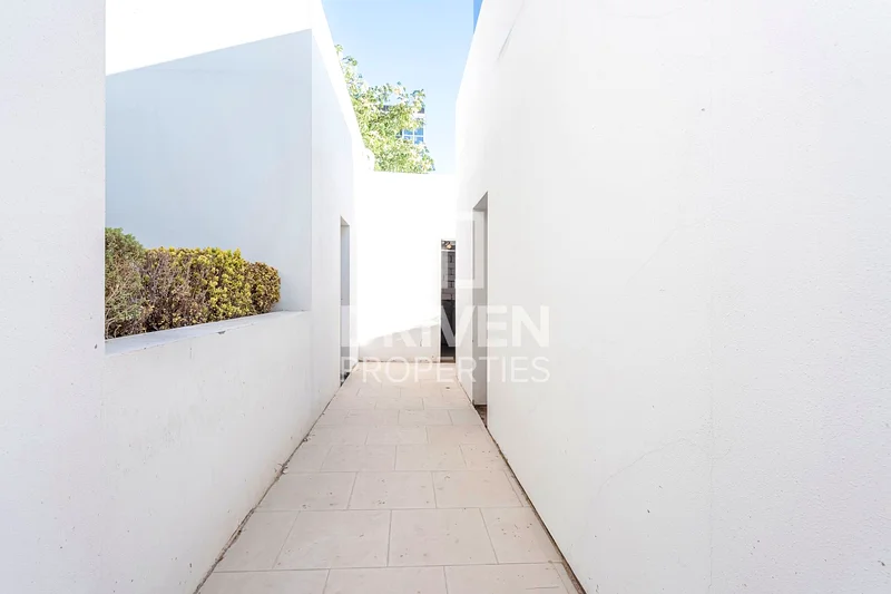 Prime Shell and Core | Central Location | Spacious64063470049538110