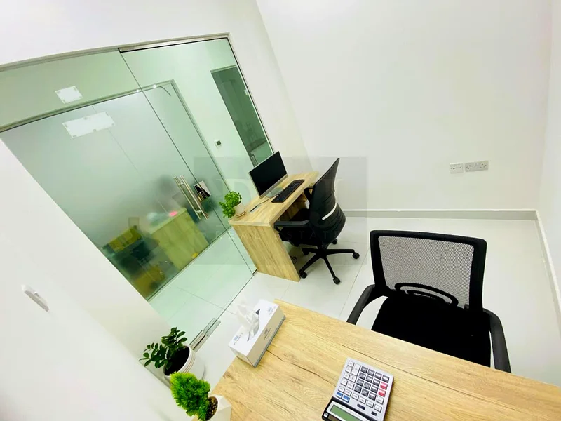 Spacious office  | no Commission | near to Metro Station64064357935107110