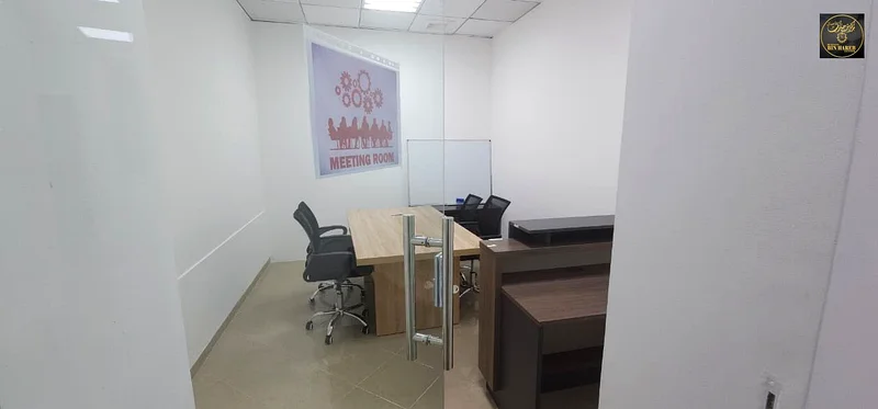 خدمات مجانية مع عقد إيجار لمدة سنة واحدة للمكاتب المشتركة64074344106499112