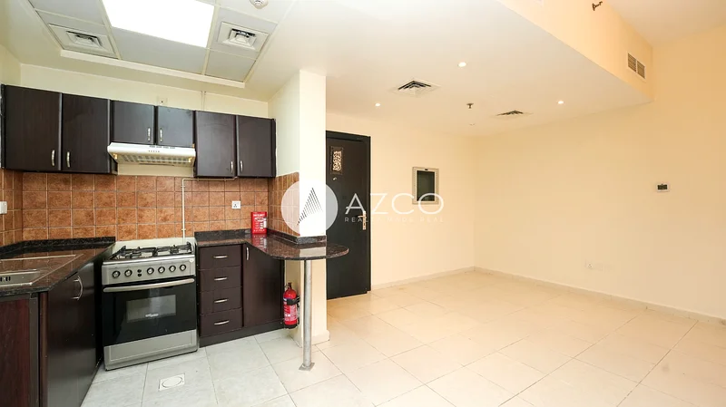 1bhk Open View | Prime Location | Near to Mall64177727939715110