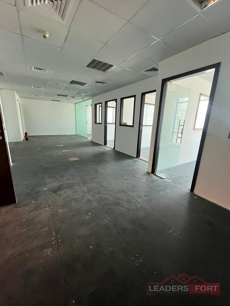 Partitioned Office/  Lake View/Prime JLT Location64071527665921110