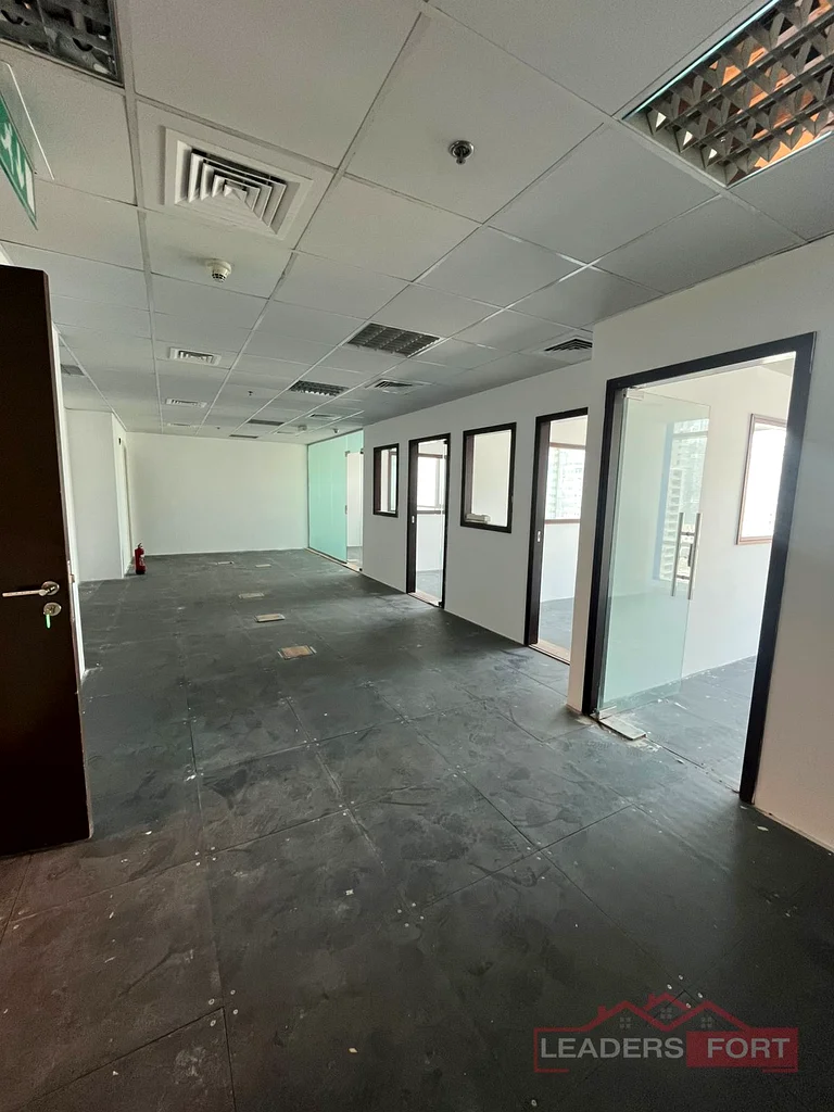 Partitioned Office/  Lake View/Prime JLT Location64071527665921111