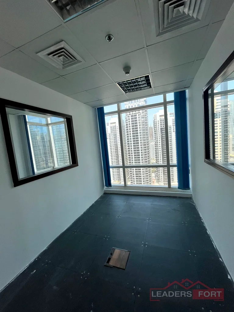 Partitioned Office/  Lake View/Prime JLT Location64071527665921113