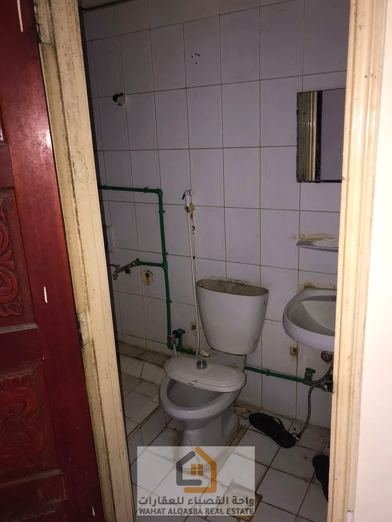 🔹 فرصة رائعة للموظفين والعزاب. ستوديو كبير مع مطبخ منفصل وشرفة في منطقة الرولة. 🔹64185535962241112