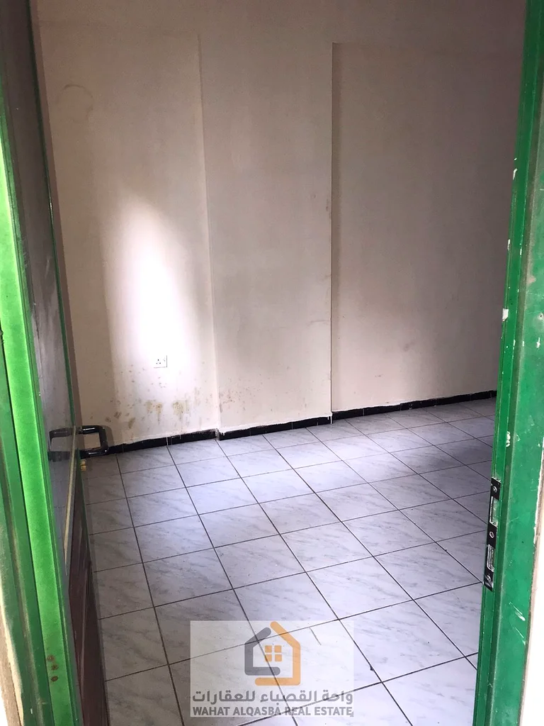 🔹 فرصة رائعة للموظفين والعزاب. ستوديو كبير مع مطبخ منفصل وشرفة في منطقة الرولة. 🔹64185535962241114