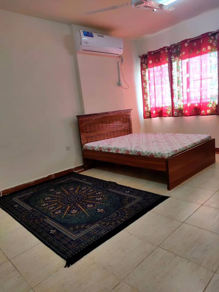 غرفة مؤثثة متاحة للأزواج العاملين الهنود والفلبينيين64048300125698111