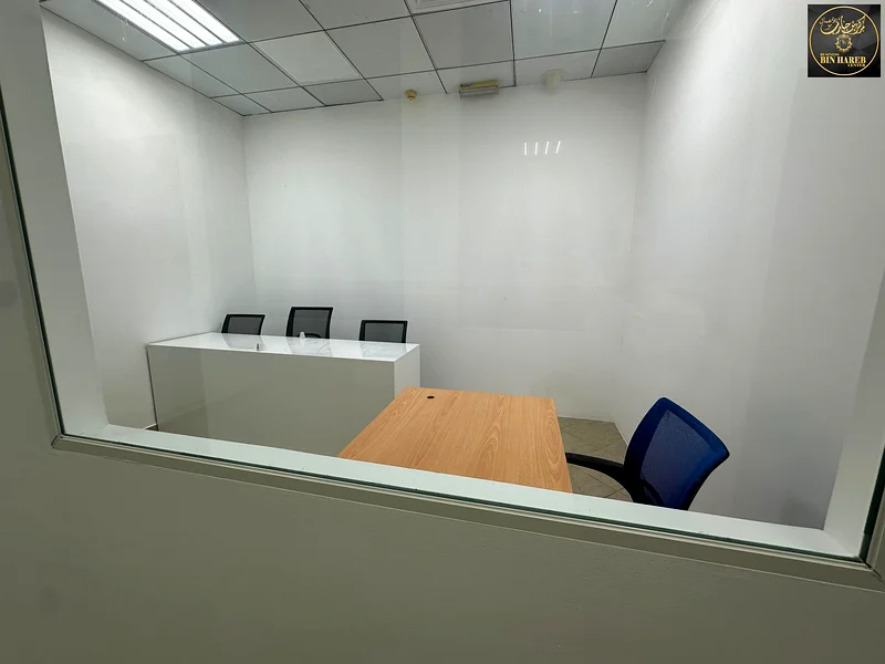 مكتب مفروش بالكامل - إنترنت وكهرباء مجانيان64072889983235113