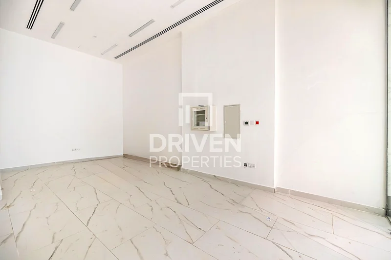 Retail Shop | More Options | Ready to move in64062481414915112