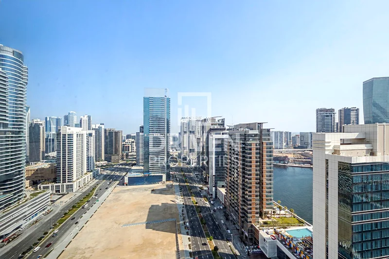 Spacious Office with Canal view | Prime Location64069966936707111