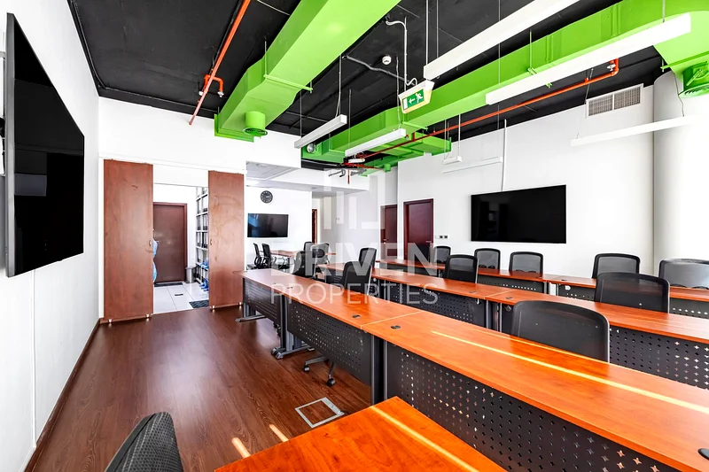 Spacious Office with Canal view | Prime Location64069966936707113