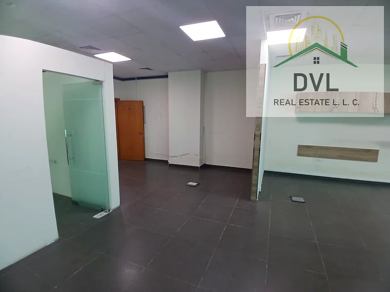 Fitted office | Attached washroom & Pantry64069305031938113