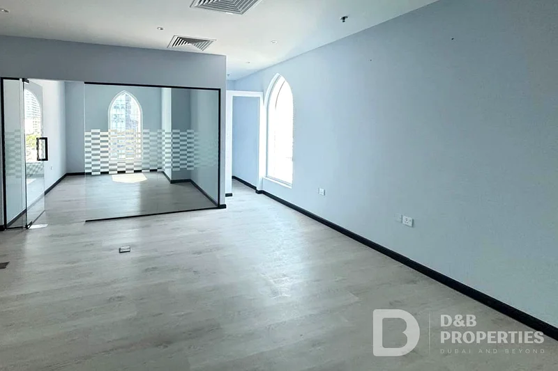 شاغرة | تخطيط كبير | موقع متميز64071895093249113