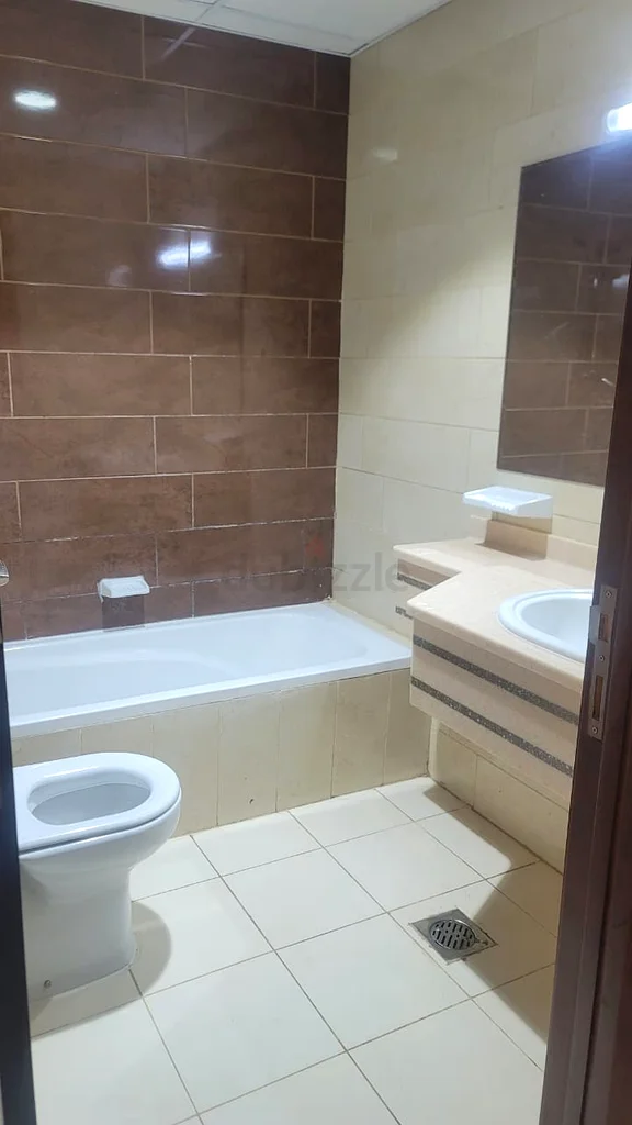 غرفة نوم رئيسية بالقرب من وسط المدينة64049290646273114